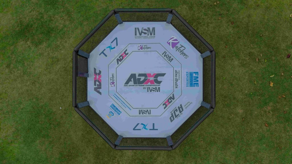 ADXC 3では、グラップリングや柔術の最高ランクの選手たちがADXCのケージで技に挑む。（提供）