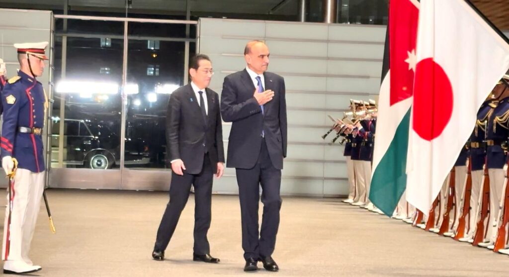 ヨルダンのビシェル・ハニ・アル・ハサーウネ首相と日本の岸田文雄首相、2024年2月16日金曜日。(ANJ)