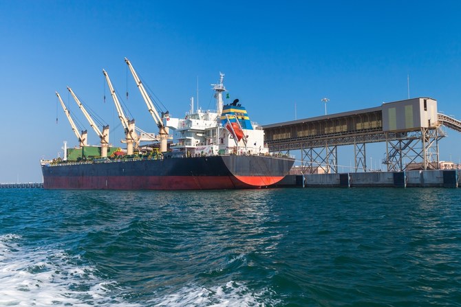 カービ氏は、船が紅海ではなくアフリカをう回しなければならないことは、コストと時間がかかるため理想的ではないと付け加えた。Shutterstock