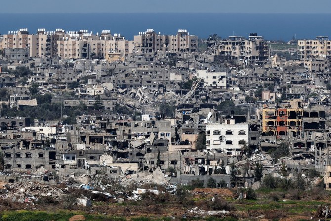 イスラエルとパレスチナ過激派組織ハマスの戦闘が続く中、破壊されたガザ地区の建物。2024年2月29日、イスラエル南部の位置から撮影。（AFP）
