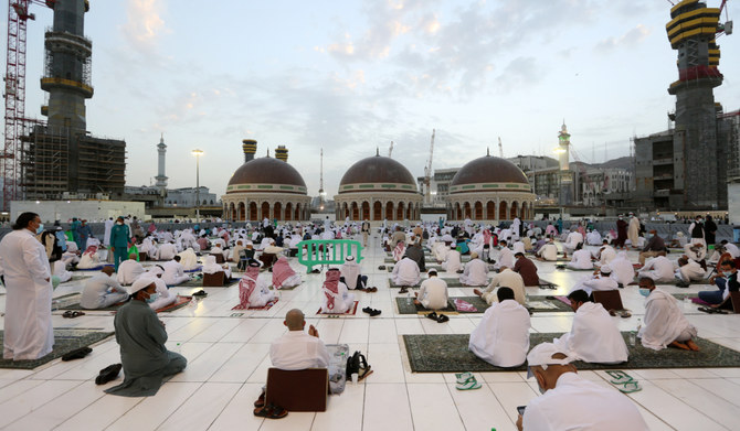 イスラム暦第9月の聖なるラマダンは、精神的に特別な月であるだけでなく、地域社会が団結し、他者を歓迎するよう促している。(AFP)
