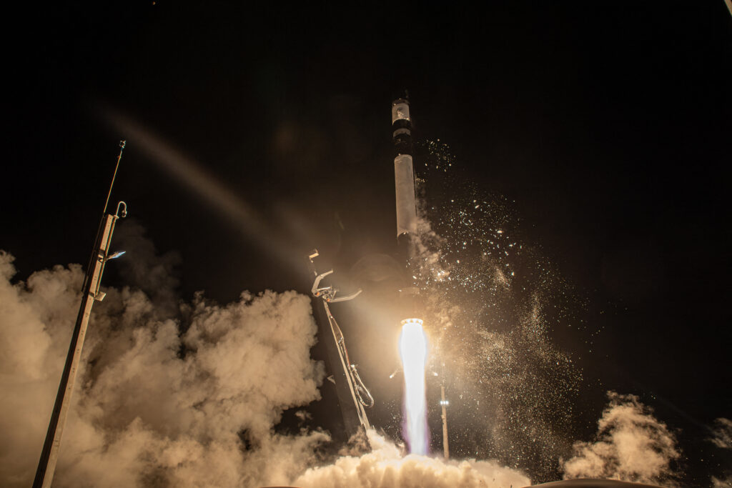 人工衛星を搭載した民間単独開発のロケット打ち上げは、成功すれば国内初だった。(AFP)