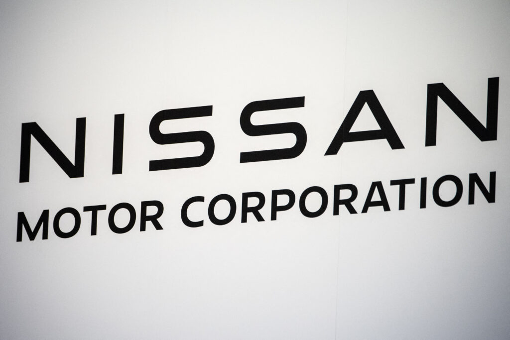 日産の内田誠社長とホンダの三部敏宏社長は同日、東京都内でそろって記者会見。協業の理由について、内田氏は「電動化に必要な技術開発をすべて自社でやることは大変厳しい」と説明した。(AFP)