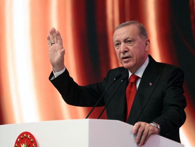 アンタルヤで開催されたアンタルヤ外交フォーラムで演説するトルコのエルドアン大統領。(ファイル／ロイター）