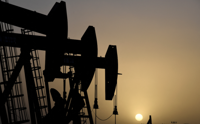 サウジアラビアは3日、原油価格の下支え策の一環として、原油の供給削減を6月まで延長すると発表した。（ロイター／写真）