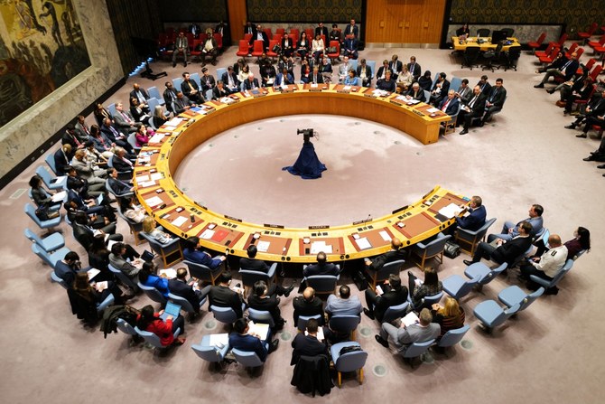 写真：2024年4月14日、ニューヨークの国連本部で、イランの対イスラエル攻撃を含む中東情勢に関する会合を開く国連安全保障理事会（AFP＝時事）。