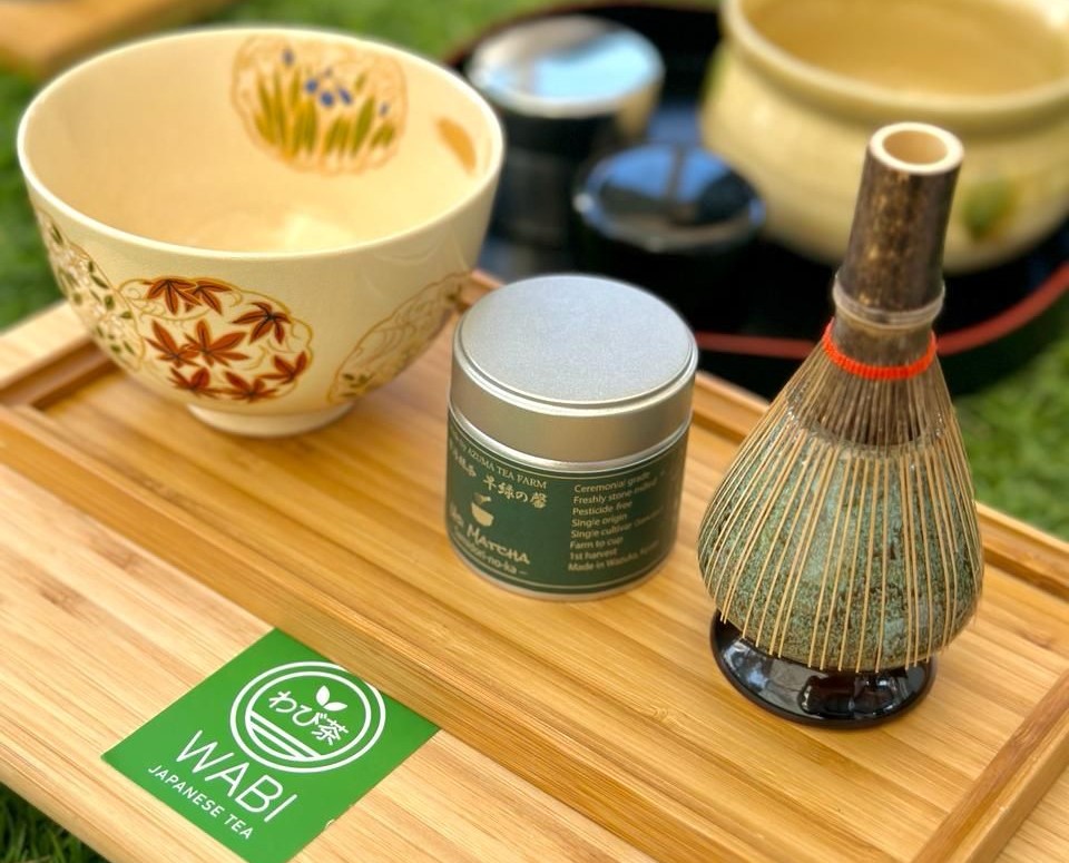 ワークショップでは、日本の伝統的な茶道の真髄を体験し、学ぶ機会を提供している。(ANJ)