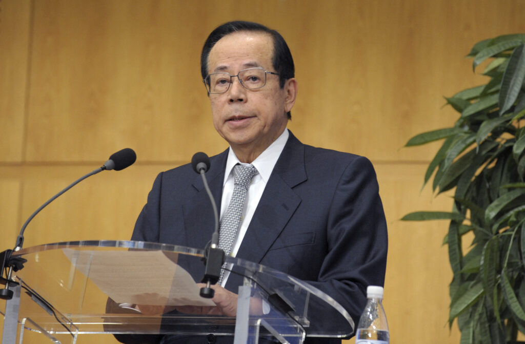 福田氏は「政府による外交が成功するためには民間の力が重要だ」と訴えた。 (AFP)