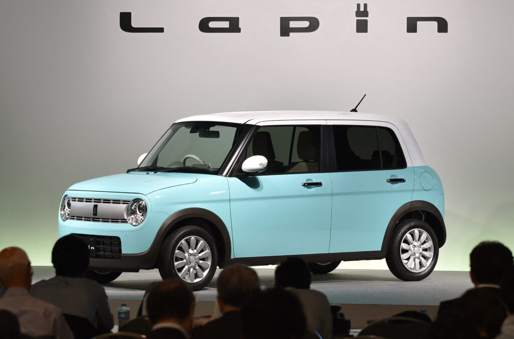 内訳は、軽自動車以外の登録車が7.8%増の290万3187台と2年連続で増加した。(AFP)