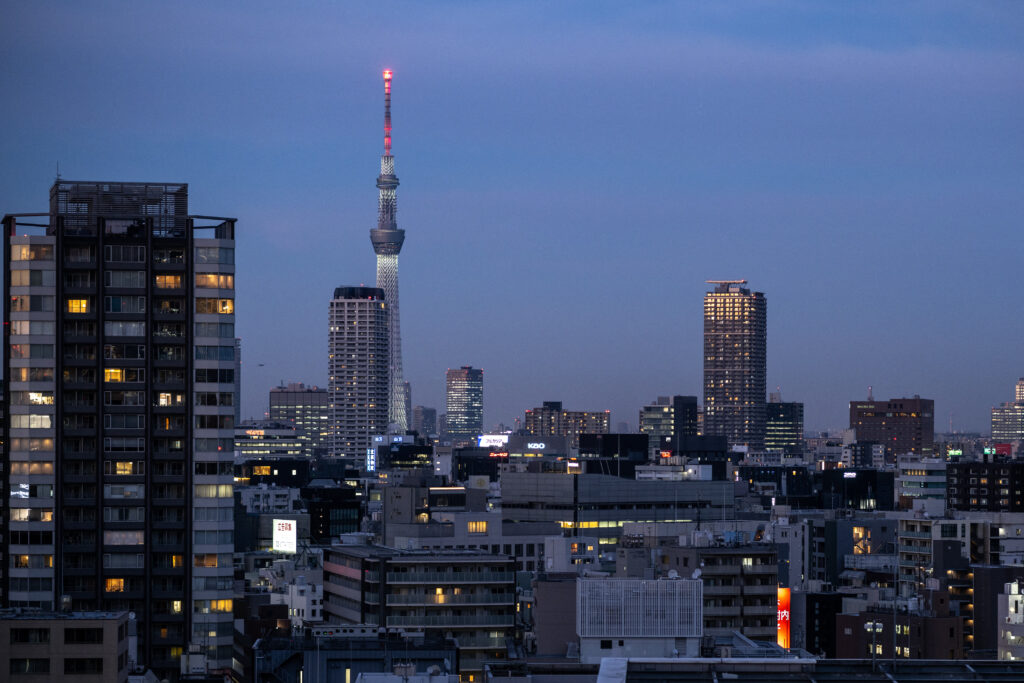 全国各地の財務局が最近3カ月の管内の地域経済動向を点検し、22日の全国財務局長会議に報告した。(AFP)