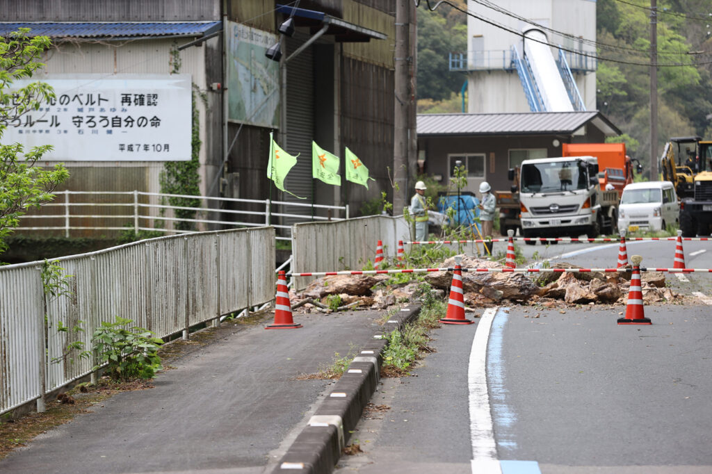 愛媛県によると、松山市などで６人が軽傷を負った。(AFP)