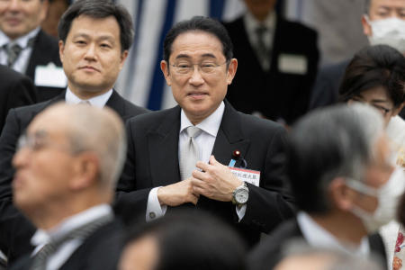 林芳正官房長官は26日の記者会見で、岸田文雄首相が5月1~6日の日程で、フランスと南米のブラジル、パラグアイを訪問すると発表した。(Reuters)