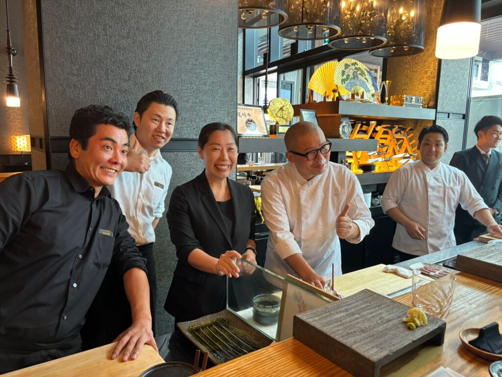 18時間煮込んだ和牛ビーフシチューをはじめ、和牛コンソメや和牛刺身など、和牛を使った多彩なメニューが用意されている。(ANJ)
