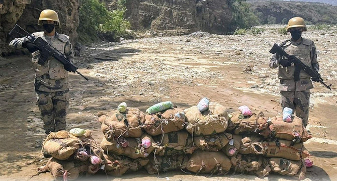 サウジアラビアの国境警備隊は、ジーザーン地方のアルデイヤー県で255kgのカートを密輸しようとする企てを阻止した。(提供)