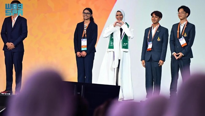 リジェネロン国際科学技術フェアに参加したサウジアラビアの学生は、18年連続で9つの特別賞を受賞した。(SPA)