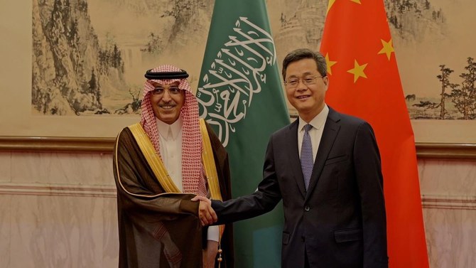 ムハンマド・ビン・アン・ブドゥラー・アル・ジャダーン財務大臣と中国のラン・フォアン財務大臣。X/@MAAljadaan