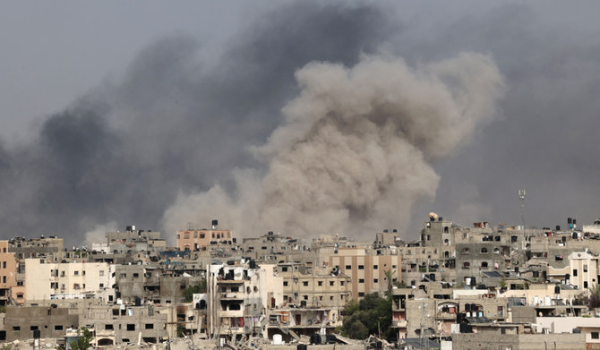 2024年5月19日、イスラエルと過激派組織ハマスの対立が続く中、ガザ地区北部のベイトラヒアから見たイスラエル軍のジャバリア攻撃後の煙。(AFP=時事)