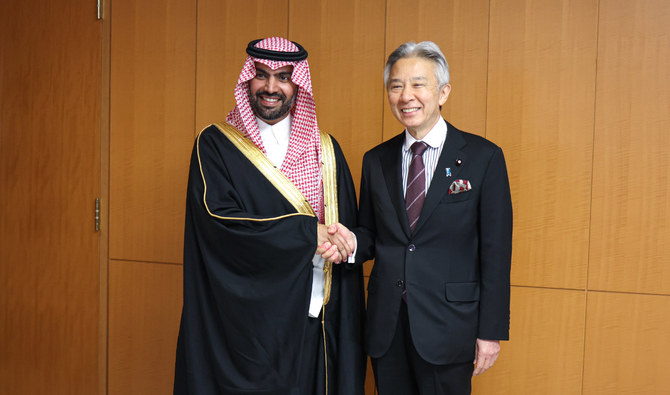 二人は両国の文化協力の強化について話し合った。(@BadrFAlSaud)