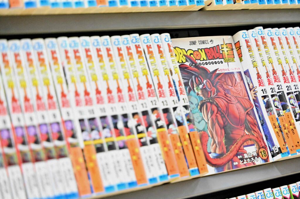 スタートアップのオレンジ社によれば、「ワンピース」や「ドラゴンボール」などのマンガは日本にとって大きな成功例であり、その市場規模は2030年までに422億ドルに達すると予測されている。(AFP)
