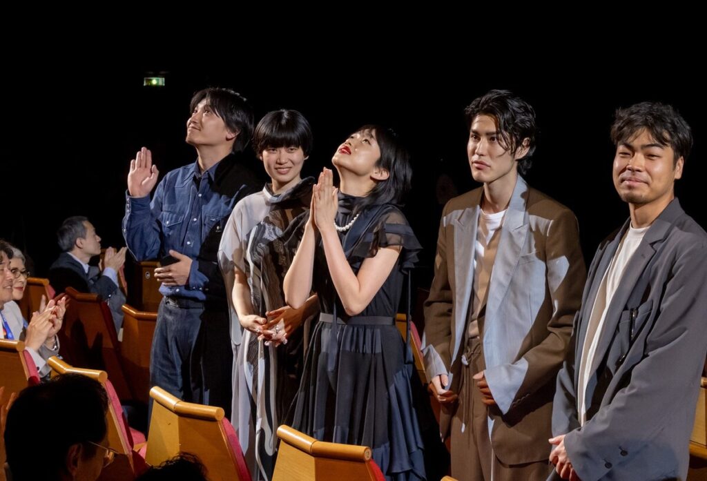 「ナミビアの砂漠」は、河合優実さん（２３）が演じる２１歳の女性の物語で、今夏に公開予定。山中監督は「スタッフ、キャストの皆さんに感謝を伝えたい。(AFP)