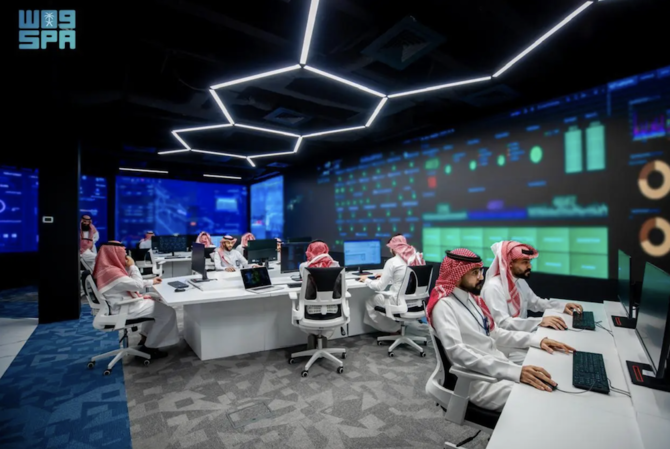 Saudi Data and AI Authority (SDAIA)は、ハッジ巡礼者の安全性と快適性を確保し、彼らの移動と彼らに提供されるサービスを促進するために、スマートマッカオペレーションセンター(Smart Moc)を開発した。(SPA)