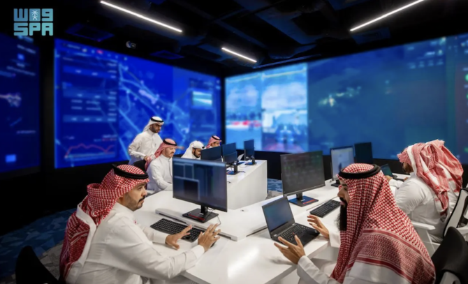 Saudi Data and AI Authority (SDAIA)は、ハッジ巡礼者の安全性と快適性を確保し、彼らの移動と彼らに提供されるサービスを促進するために、スマートマッカオペレーションセンター(Smart Moc)を開発した。(SPA)