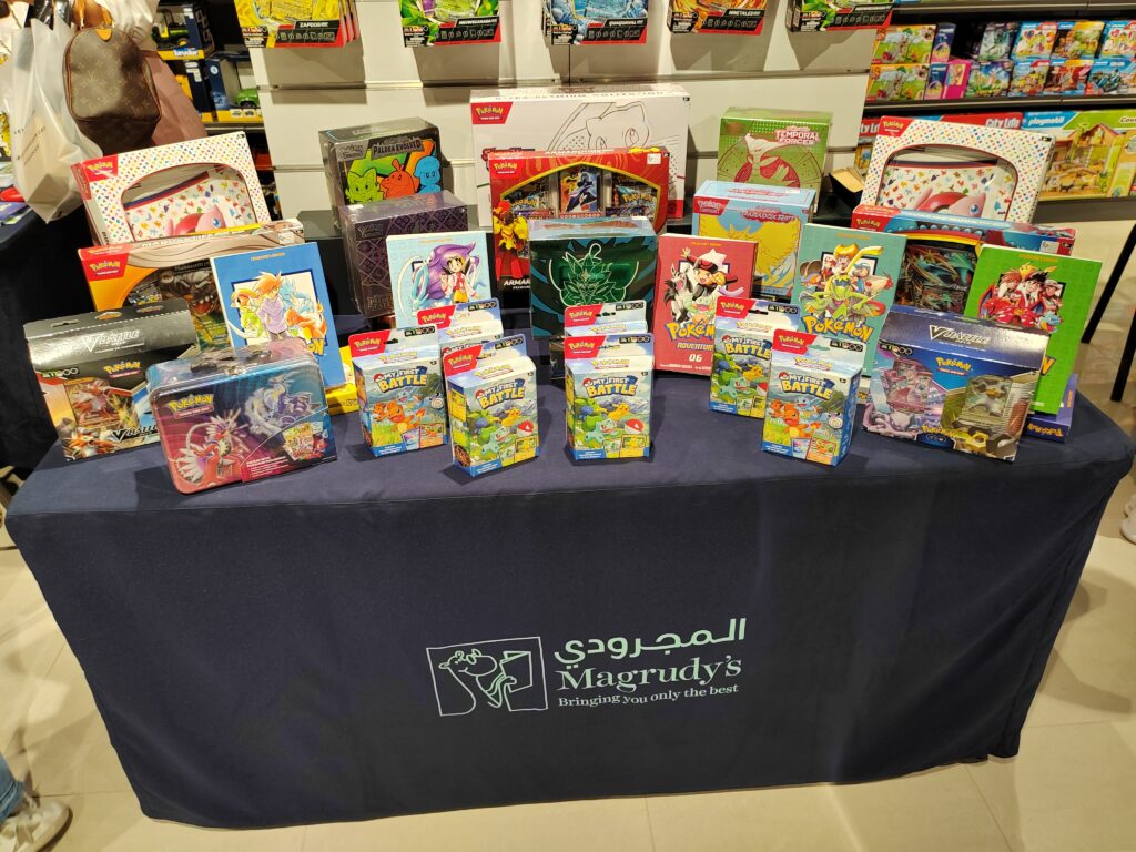 ポケモンTCGは、日本のビデオゲーム会社、株式会社クリーチャーズによって開発された収集可能なカードゲームである。