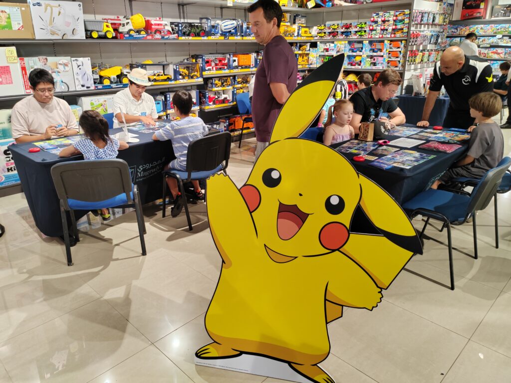 ポケモンTCGは、日本のビデオゲーム会社、株式会社クリーチャーズによって開発された収集可能なカードゲームである。