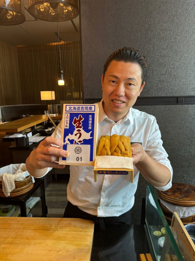 TakaHisaのシェフたちは、独学で寿司を学んだことで有名なSushi Jinの木村泉美氏と手を組んだ。 (ANJ)