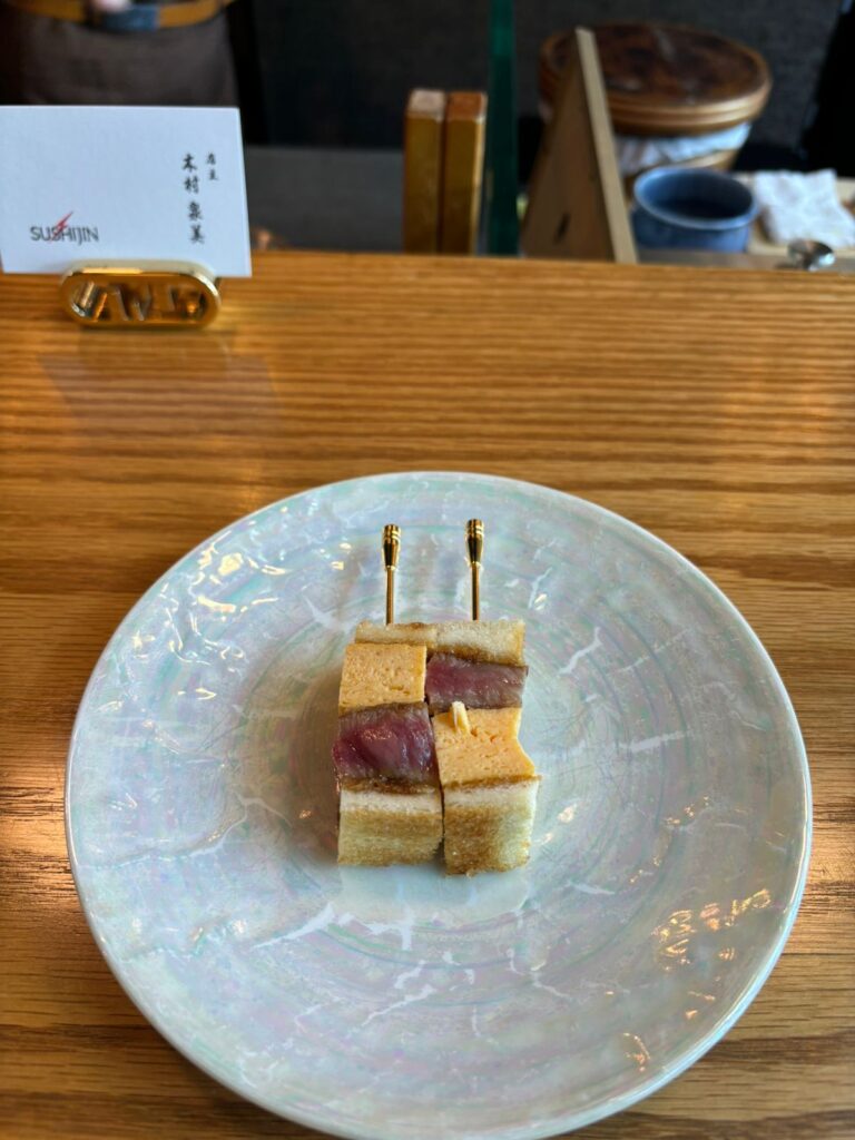 TakaHisaのシェフたちは、独学で寿司を学んだことで有名なSushi Jinの木村泉美氏と手を組んだ。 (ANJ)