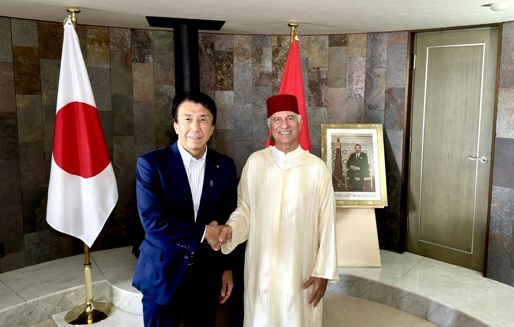 ラシャド・ブーラル駐日モロッコ大使、河野太郎デジタル担当大臣、齋藤健経済産業大臣を表敬訪問。 (ANJ)