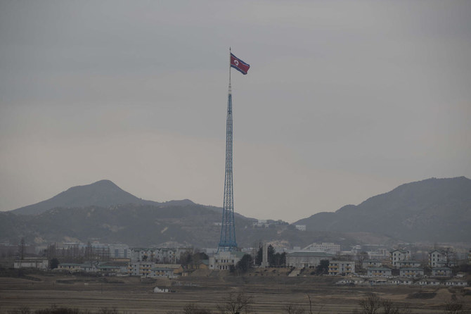 北朝鮮は、米国主導の核の脅威に対処するために核兵器を追求せざるを得なかったと主張している。(Jeon Heon-Kyun/Pool Photo via AP, File）。