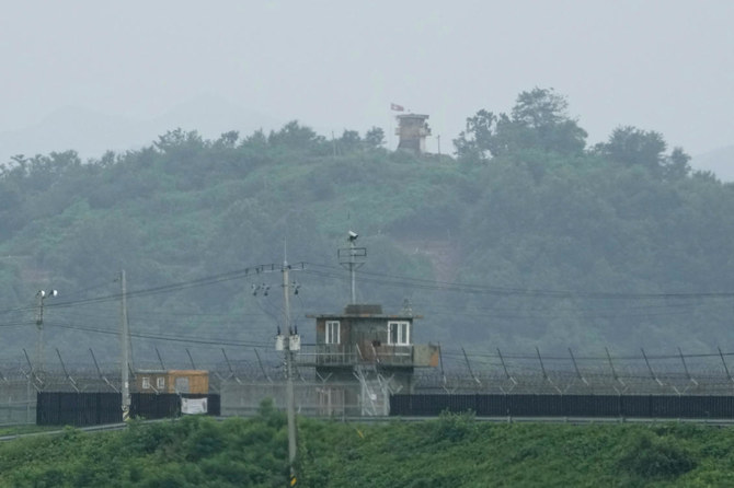 韓国軍は金曜日、北がさらに風船を飛ばす準備をしていることを知り、再び拡声器を鳴らした。(AP)