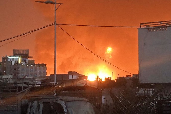 日曜日、フーシ派のヤヒヤ・サリー軍事報道官は、民兵は「わが国に対するイスラエルの侵略に対する反応は必至であり、大規模なものになるだろう」と述べた。(AFP通信)