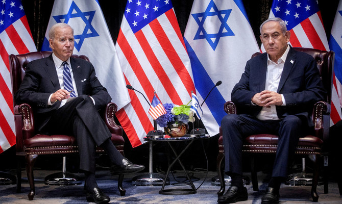 イスラエルとハマスの戦争について、イスラエルのベンヤミン・ネタニヤフ首相(右)と会談するジョー・バイデン米大統領(左)。(ロイター)