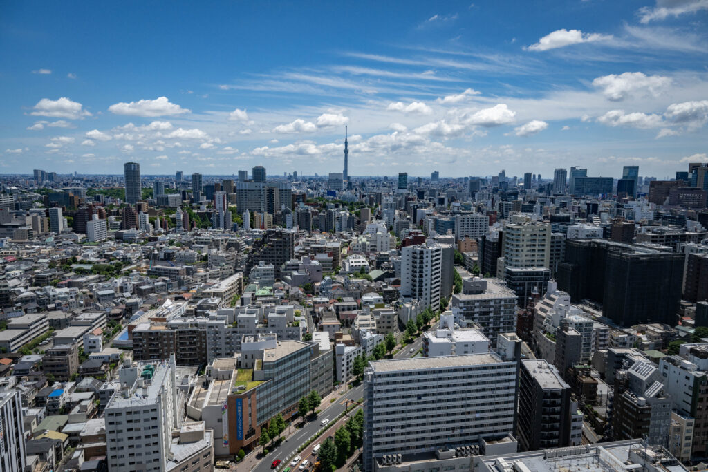 各省庁は8月末までに要求を提出し、財務省が内容を査定。年末までに予算案を決定する。(AFP)