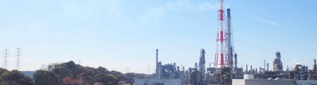 日本時間午後2時30分（日本時間午後5時30分）に火災が発生し、消防署員が現場に駆けつけている、と広報担当者は述べた。出光
