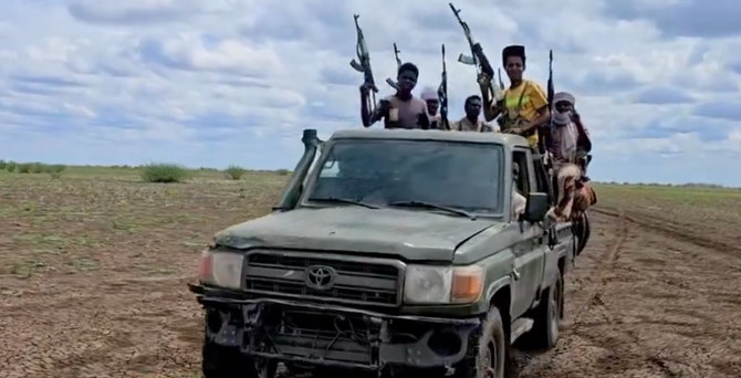 パトロール中のRSFの戦闘員、準軍事組織がソーシャルメディアに投稿したビデオからのスクリーンショット(X: @RSFSudan)