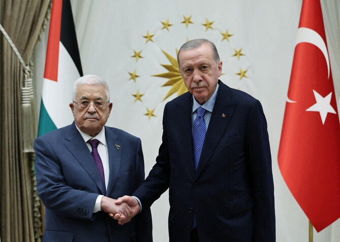 2024年8月14日、アンカラでパレスチナのマフムード・アッバース大統領と会談するトルコのタイイップ・エルドアン大統領。(ロイター）