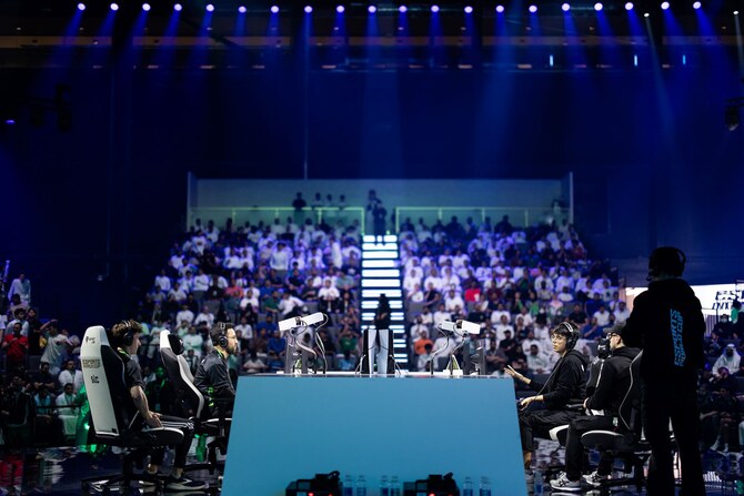 金曜日にリヤドで開催されたEスポーツ・ワールドカップでは、StarCraft II、Call of Duty: Modern Warfare III、EA Sports FC 24が主役となった。