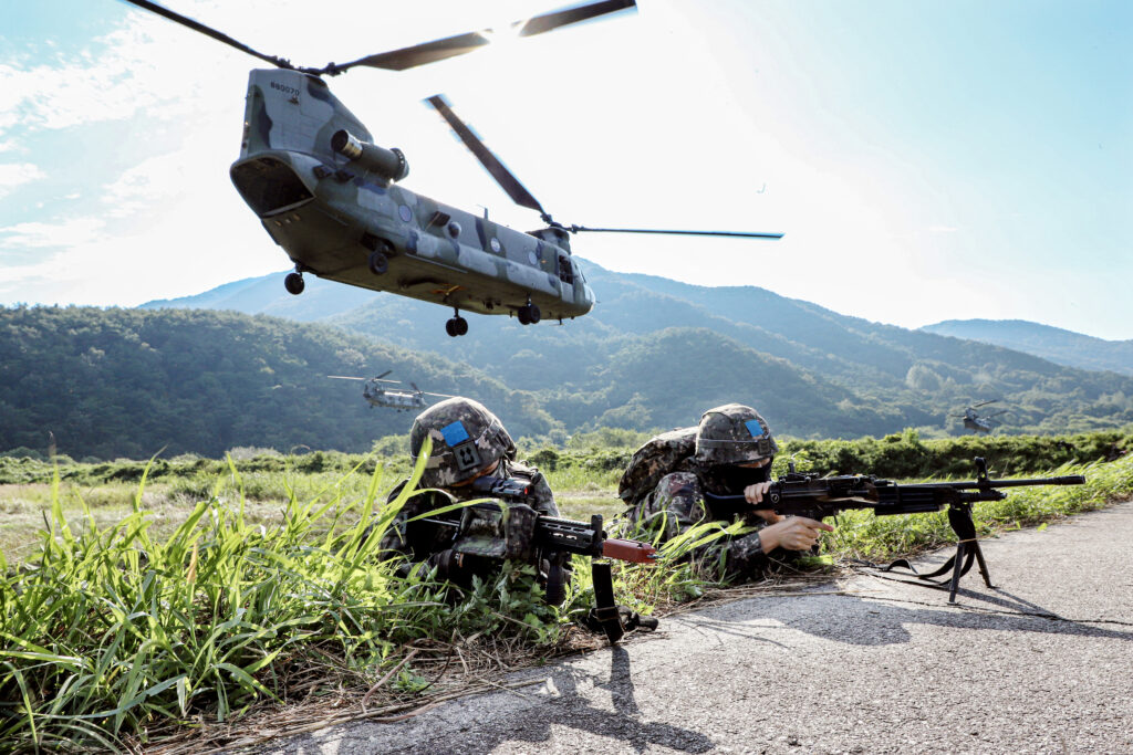 北朝鮮は、米国が韓国とその周辺での軍事的プレゼンスを増強していると非難した。これには、原子力潜水艦や原子力空母が含まれる。(AFP)