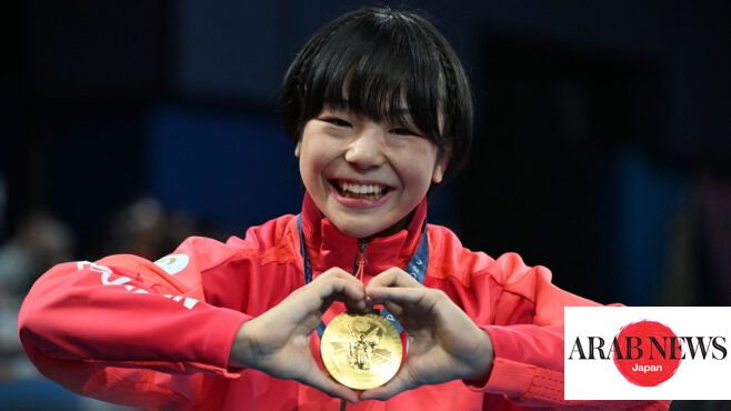 137連勝！パリオリンピック女子レスリング金メダル藤波朱里　直筆サイン色紙 137連勝！パリオリンピック女子レスリング金メダル藤波朱里 直筆