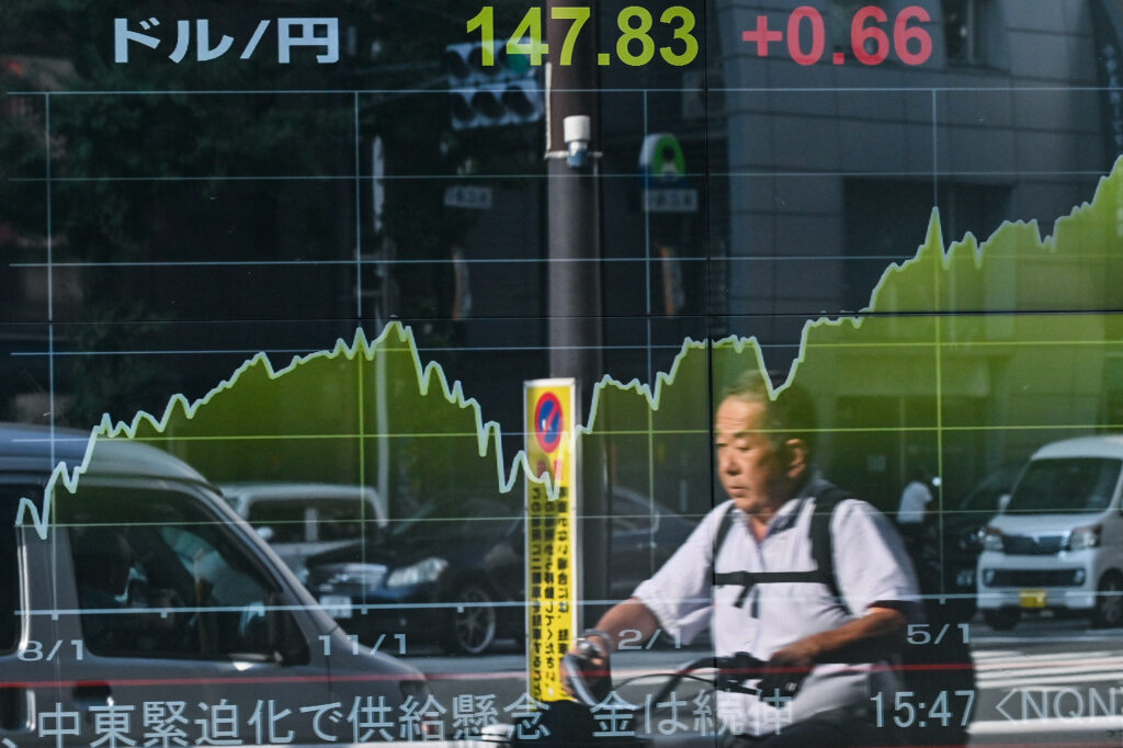 生鮮食品を除いた全国のコア消費者物価指数(CPI)は前年同月比2.7%上昇し、6月の2.6%上昇から鈍化した。(AFP)