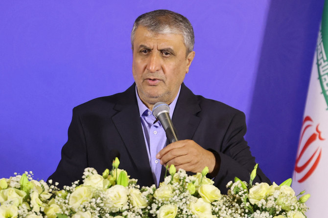 ペゼシュキアン大統領によるモハマド・エスラミ氏の再任は、イランが依然として欧米による厳しい制裁下にある中で行われた。(ファイル/AFP)