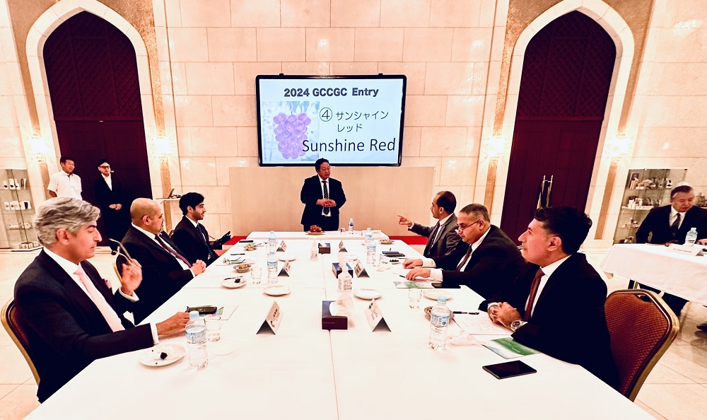 東京の湾岸協力会議(GCC)諸国の大使が、オマーン大使館主催の貴重なブドウの試飲会に参加した。(ANJ)