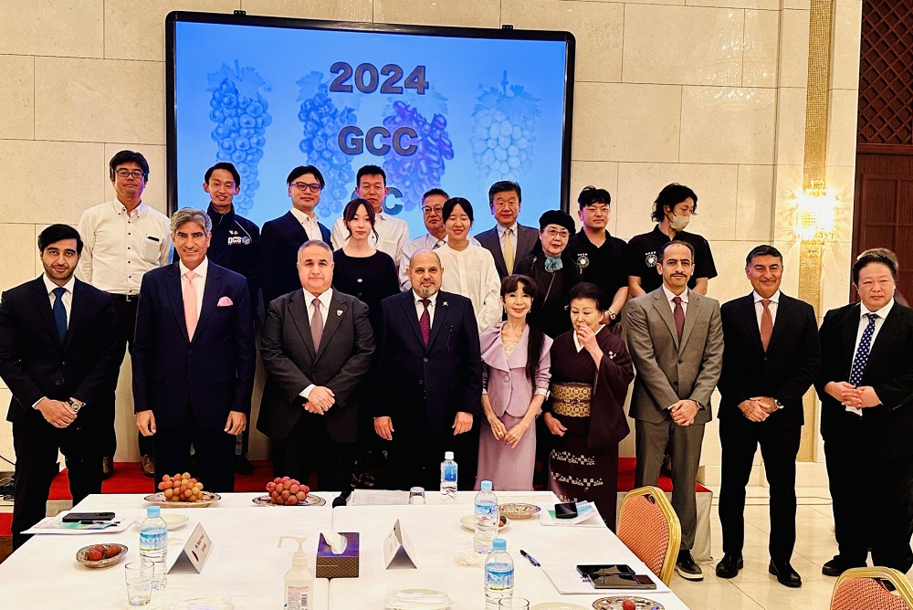 東京の湾岸協力会議(GCC)諸国の大使が、オマーン大使館主催の貴重なブドウの試飲会に参加した。(ANJ)