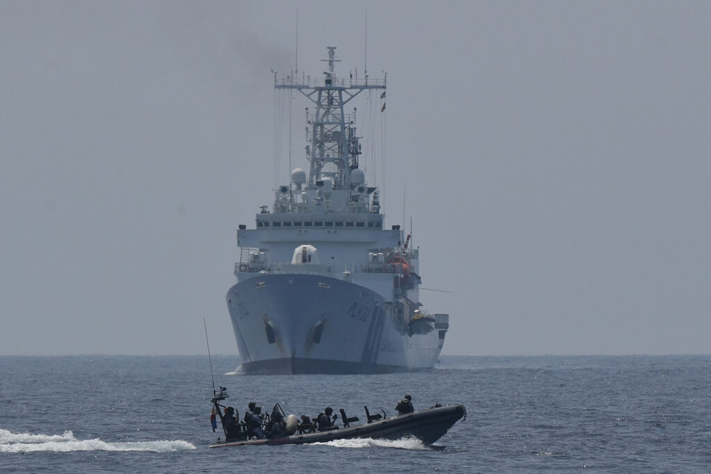 中国国防省は木曜日、艦船は関連する国際法に則った訓練中であったと発表した。(AFP通信)
