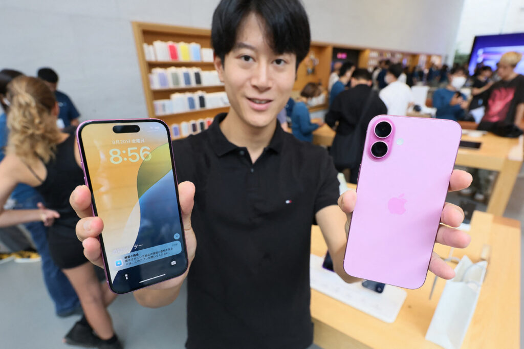 ただ、発売時点でAIの機能は使えず、日本語版は来年リリースされる。(AFP)