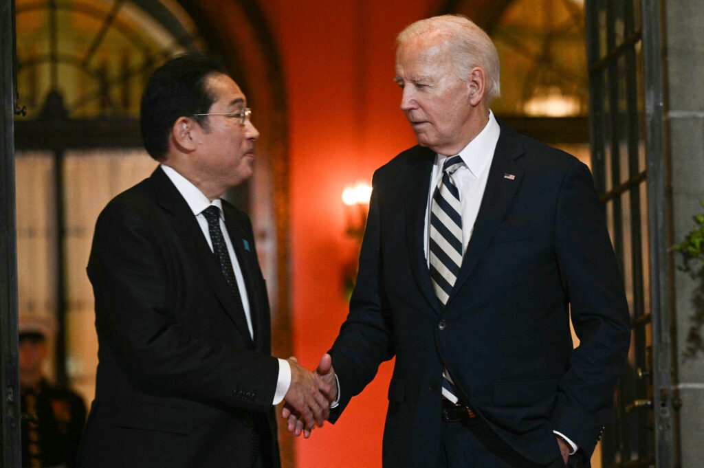 日米同盟の抑止力・対処力を強化していく重要性を確認。今後も日米が国際秩序の中核を担う「グローバル・パートナー」であり続けることを申し合わせた。(AFP)