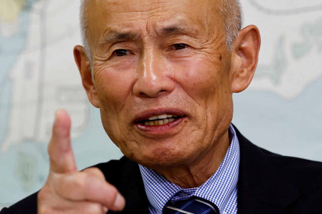 日本被団協(日本被爆者団体協議会)の共同代表で、1945年の広島への原爆投下を生き延びた箕牧智之氏は、日本被団協が2024年のノーベル平和賞を受賞した翌日、ロイターのインタビューに応じ、身振り手振りを交えて語った。(REUTERS)